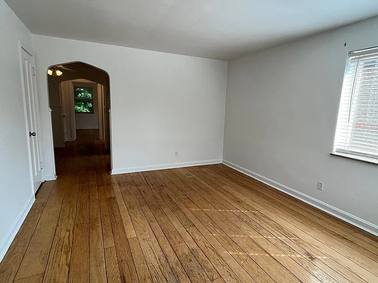 4018 Paxton Ave — Photo 3