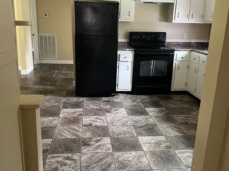 2144 River Rd — Photo 11
