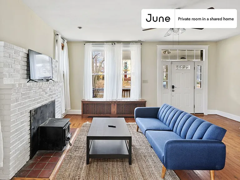 1334 Newton St NE #D — Photo 3