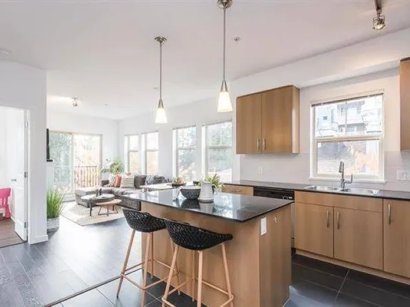 22290 North Ave, Maple Ridge, BC V2X 8Z8