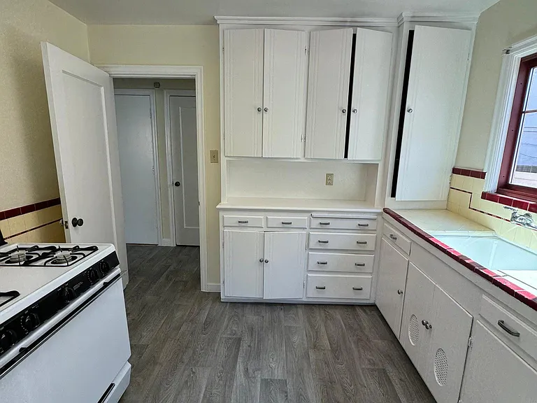 104 Hillcrest Blvd #11 — Photo 6