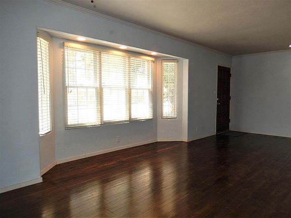 5th image of 2444 W Vassar Ave
