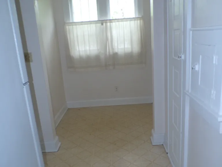 2924 Indianola Ave — Photo 7
