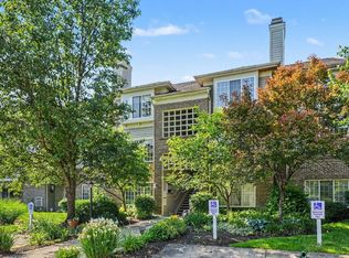 9805 Regatta Dr Unit 301, Cincinnati, OH 45252