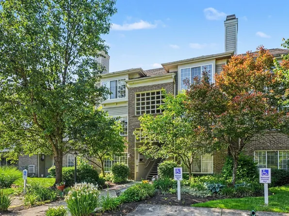 9805 Regatta Dr Unit 301, Cincinnati, OH 45252