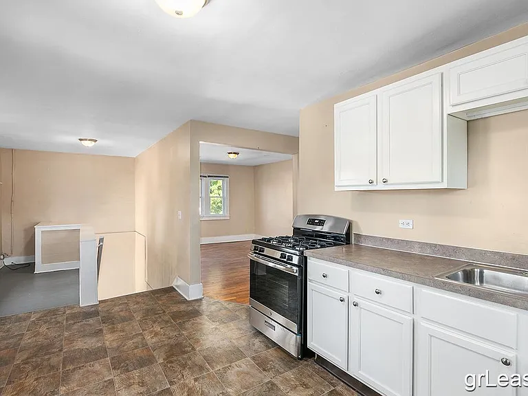 618 Veto St NW #2 — Photo 7