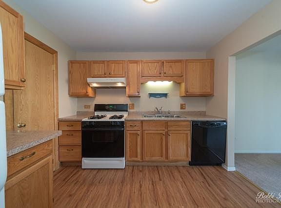 4th image of 631 Cumberland Trl APT B1