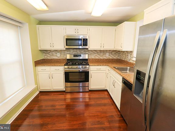 3rd image of 5933 Grisby House Ct