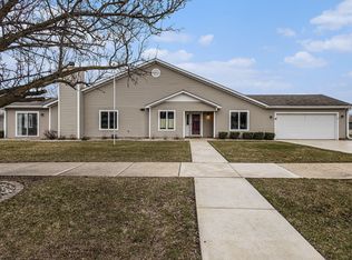 10035 Pheasant Ln, Saint John, IN 46373