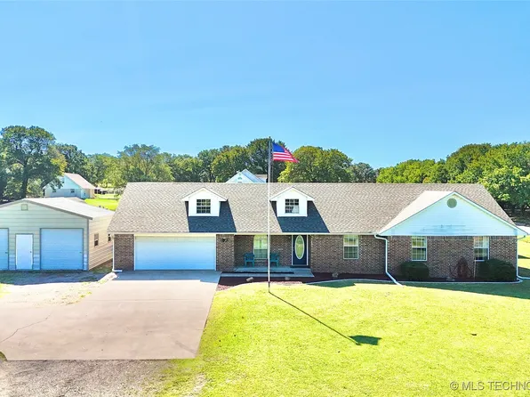 1801 E Willow Dr, Stigler, OK 74462