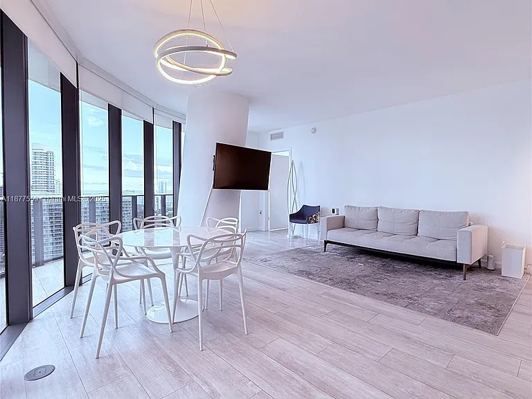 55 SW 9th St #4003 — Photo 2