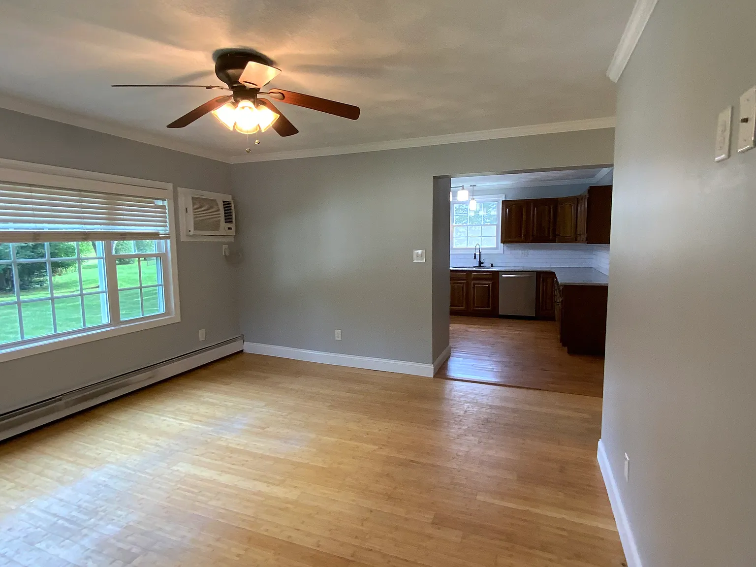 3 bed, 1276 sqft, $2,850 — Photo 2