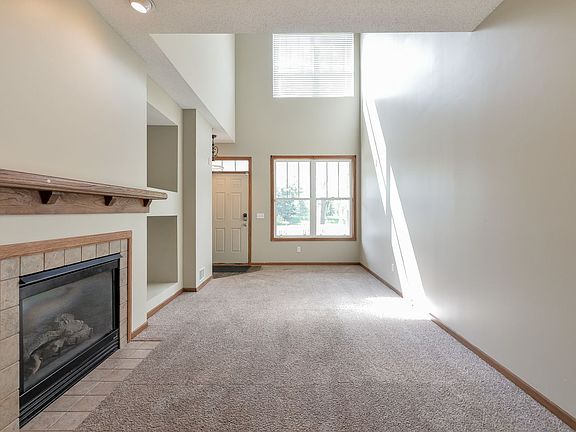 4th image of 9629 Linden Ln N