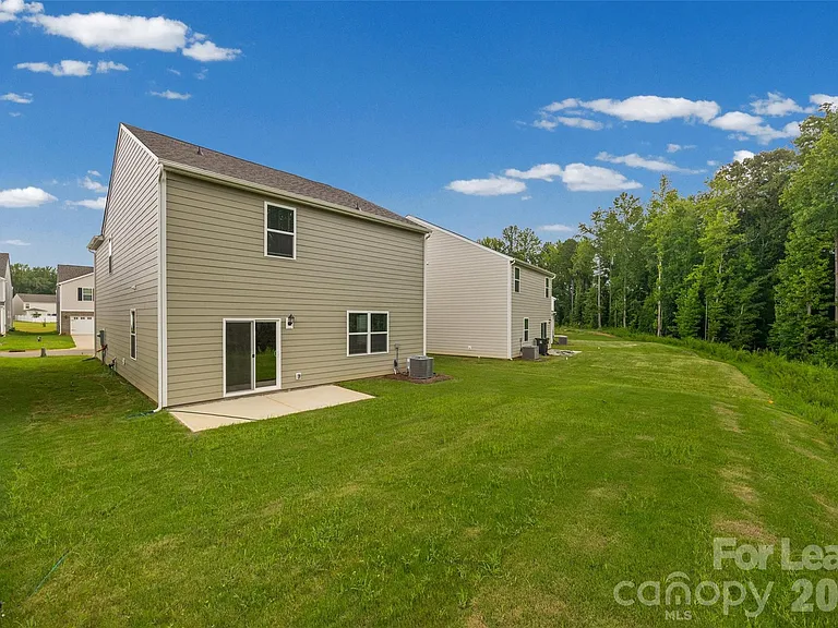 1010 Two Brothers Ln — Photo 27