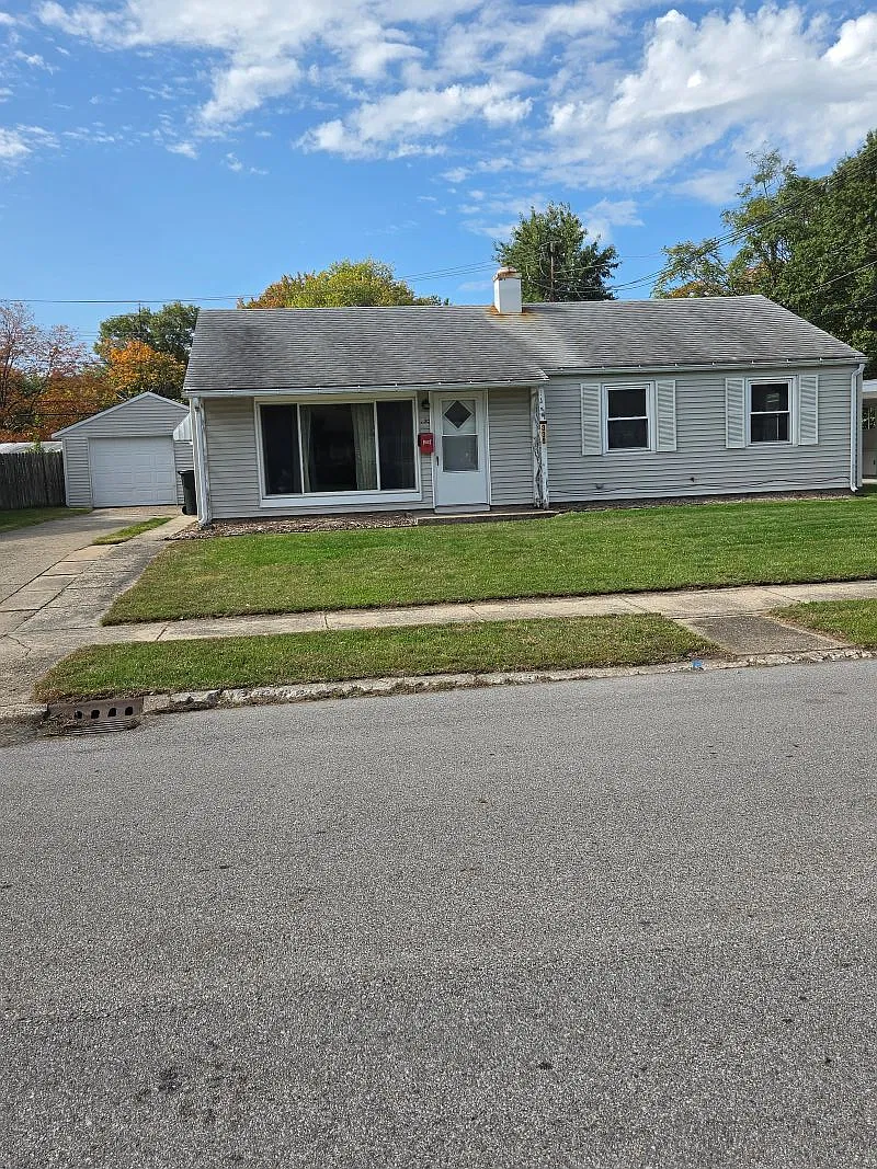 3 bed, 1120 sqft, $1,250 — Photo 2