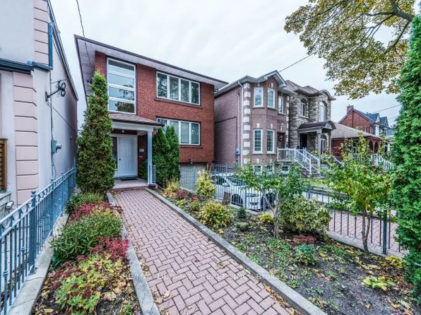 487 Salem Ave N #L1, Toronto, ON M6H 3C9