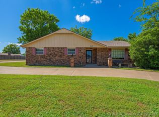317 NE Autumn Ct, Bartlesville, OK 74006