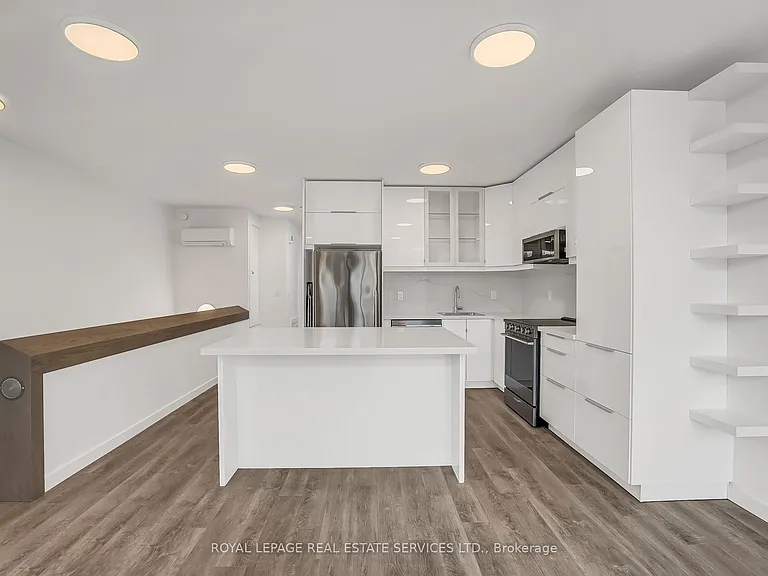439 Winona Dr #C — Photo 18