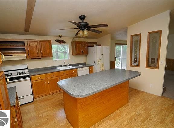 3rd image of 10327 Smith Rd