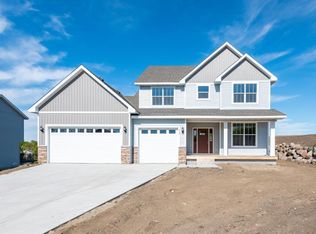 715 Overlook Dr, Buffalo, MN 55313