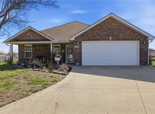 1703 NW Willow Dr, Grain Valley, MO 64029