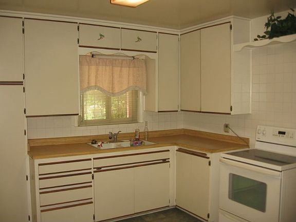 5th image of 513 Valencia Dr NE