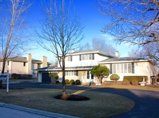 14 Shelburne Dr, Oak Brook, IL 60523