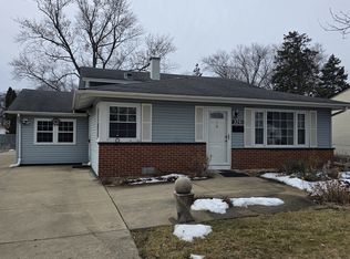 2201 Kingfisher Ln, Rolling Meadows, IL 60008