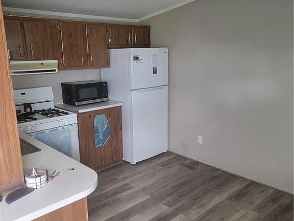 3rd image of 8176 Silverwood Dr #L-233