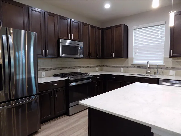 3702 Aubergine Springs Ln — Photo 6