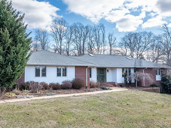 4th image of 2638 Fines Creek Dr