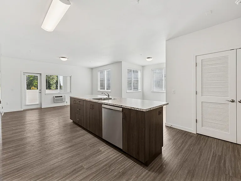 Pacific Ridge Apartments — Photo 8
