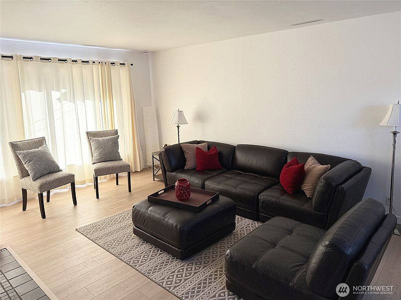 4th image of 10746 63rd Avenue S