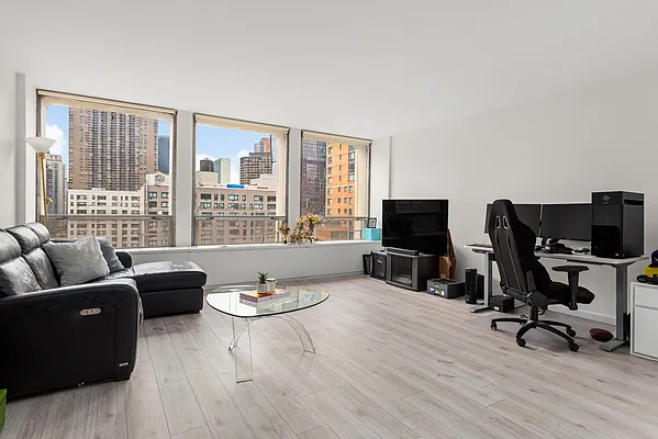 Rented by R New York | media 1