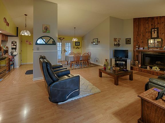 3rd image of 1518 Fieldwood Dr