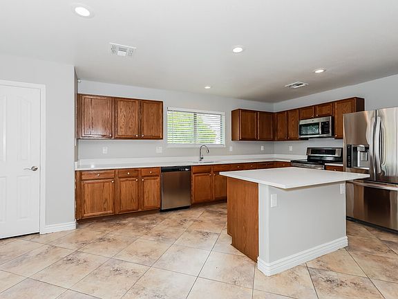4th image of 3914 S Ponderosa Dr