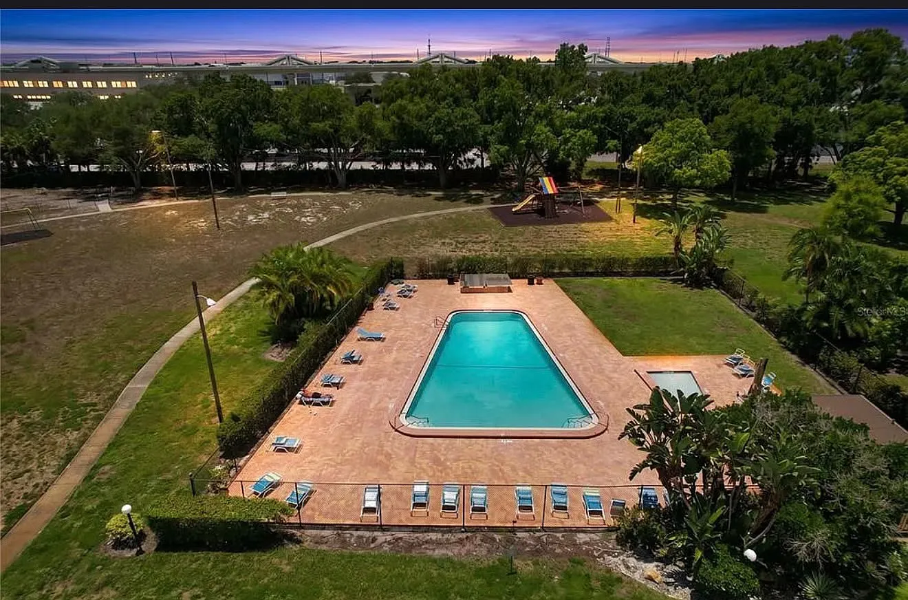 2 bed, 1028 sqft, $2,500 — Photo 3