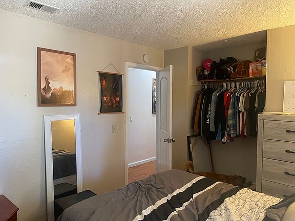 2nd image of 517 Olive St APT B
