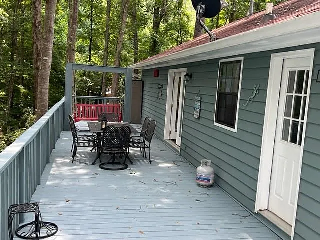 8010 Hickory Ct — Photo 9