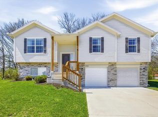 21702 Westover Rd, Peculiar, MO 64078