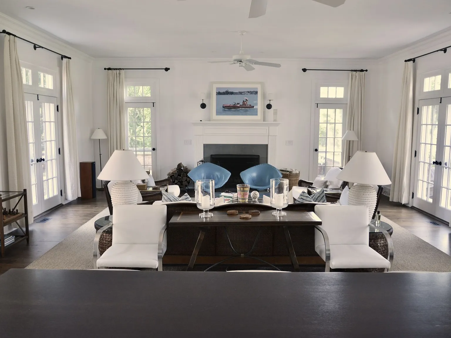 Traditional with Pool & Tennis and Waterview — Photo 2