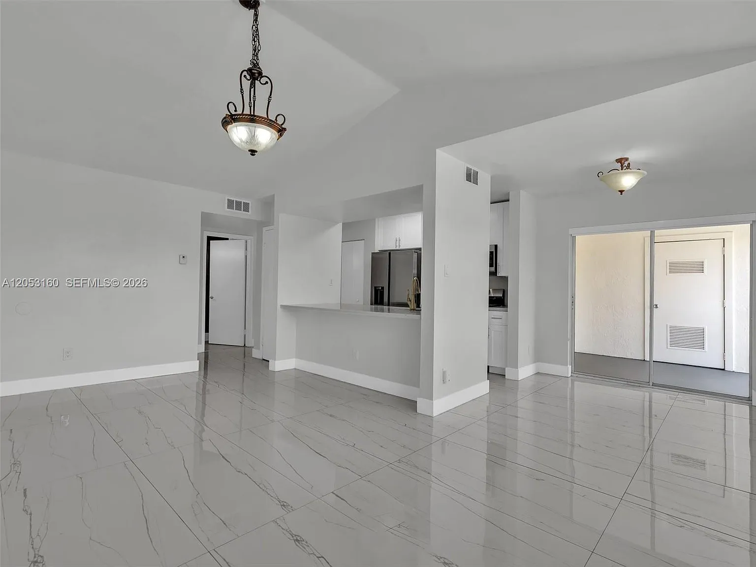 2 bed, 1093 sqft, $2,350 — Photo 1