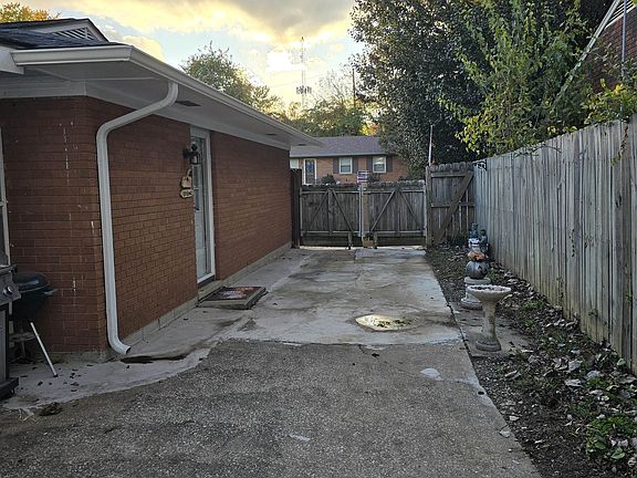 4th image of 2633 Epworth Ln
