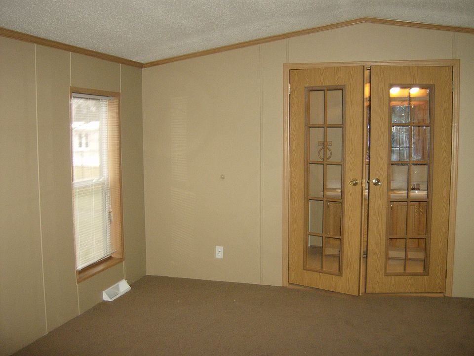 1st image of 17370 Roberts Dr