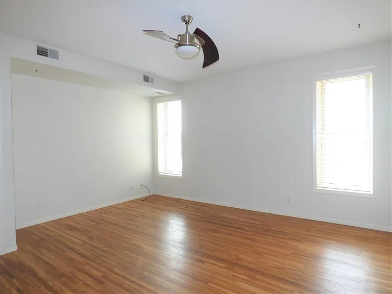 325 Broadway Ave S #2 — Photo 3