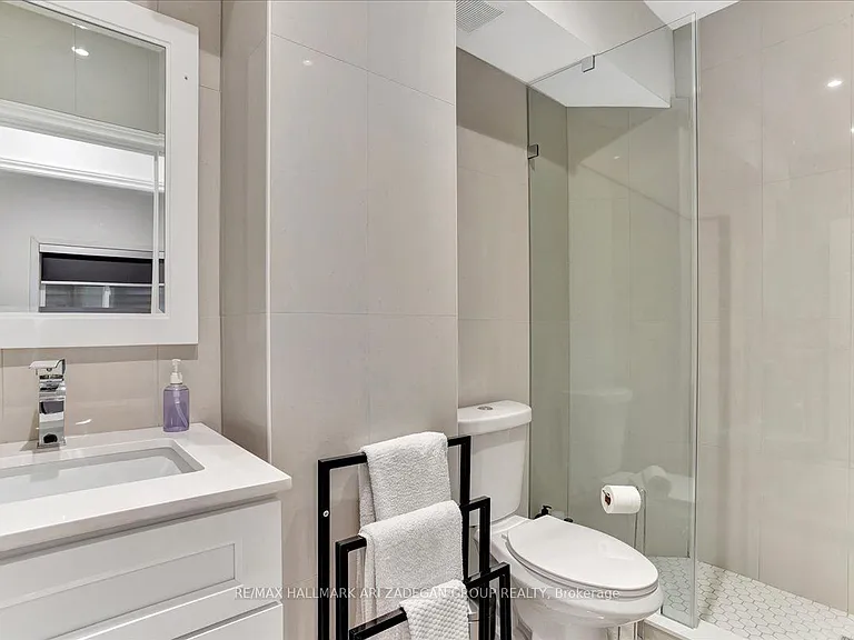 138 Booth Ave #MAIN FL — Photo 16