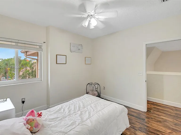 16339 Malibu Dr #22 — Photo 38