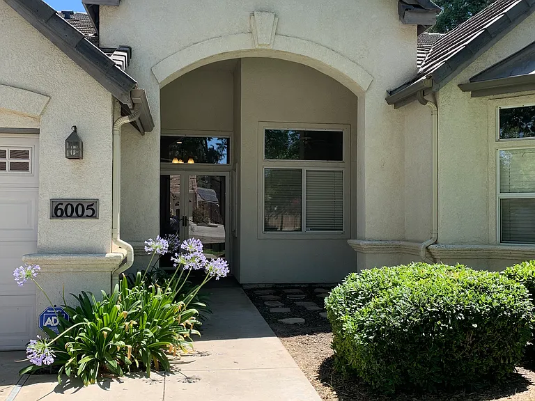 W Evergreen Ave — Photo 4