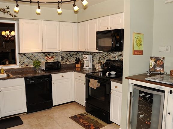 3rd image of 6092 Heatherwood Dr