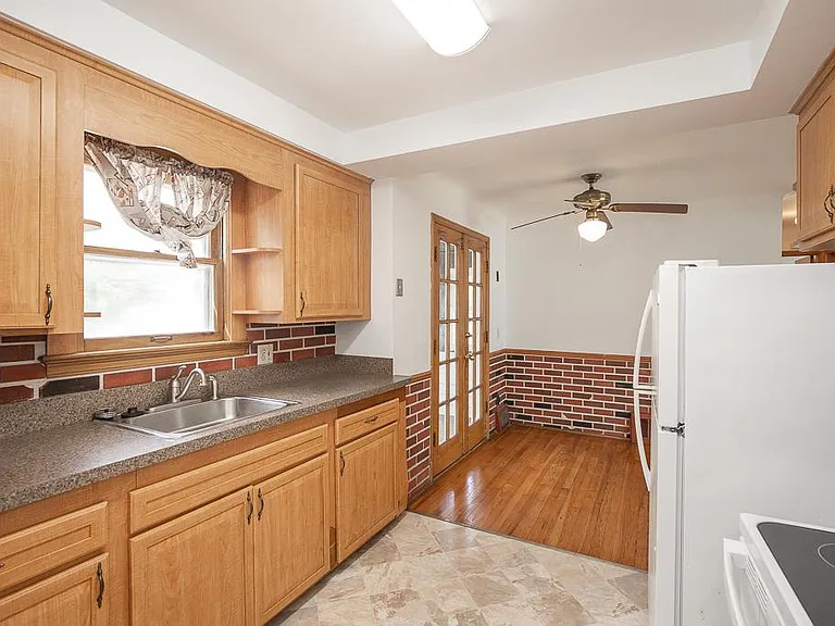 3832 Wallingford Rd — Photo 12